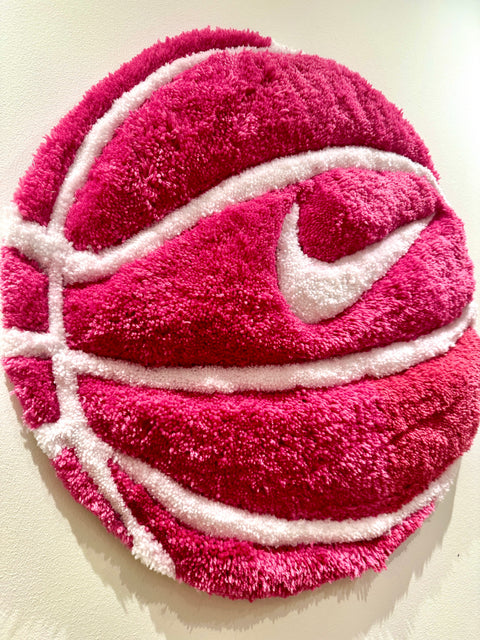 Finished 75x75cm fuchsia pink rug ready for shipping in Switzerland.